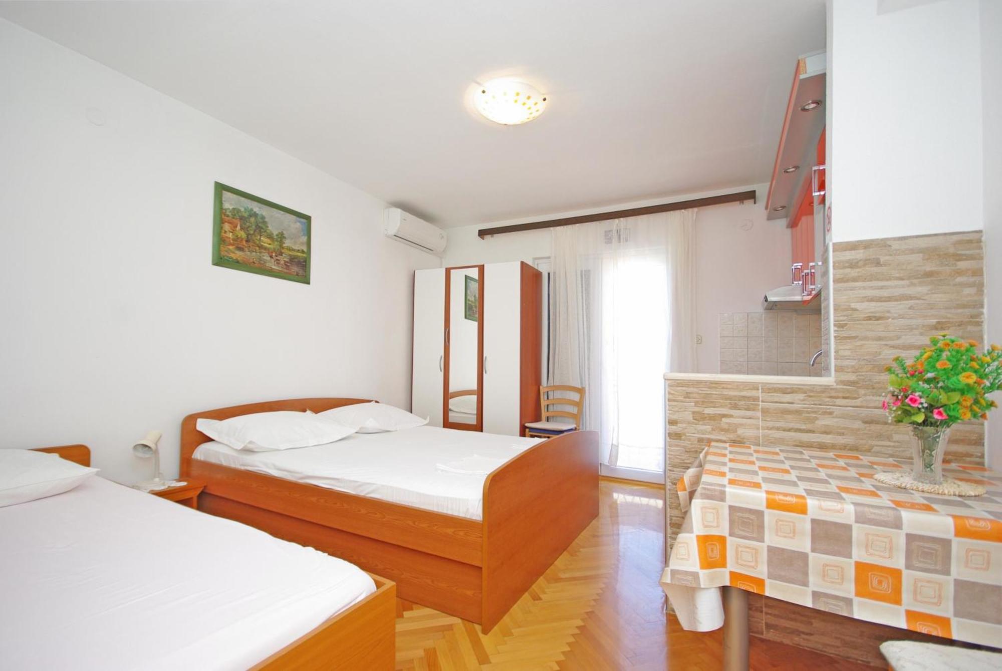 Apartments Ribarevic Makarska Quarto foto